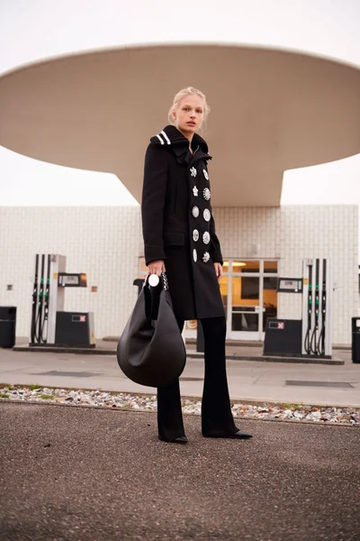 Look 18
